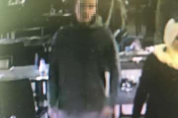 Imágenes divulgadas por RTVC de los jóvenes que supuestamente participaron en el suceso (Fotos captadas de RTVC)